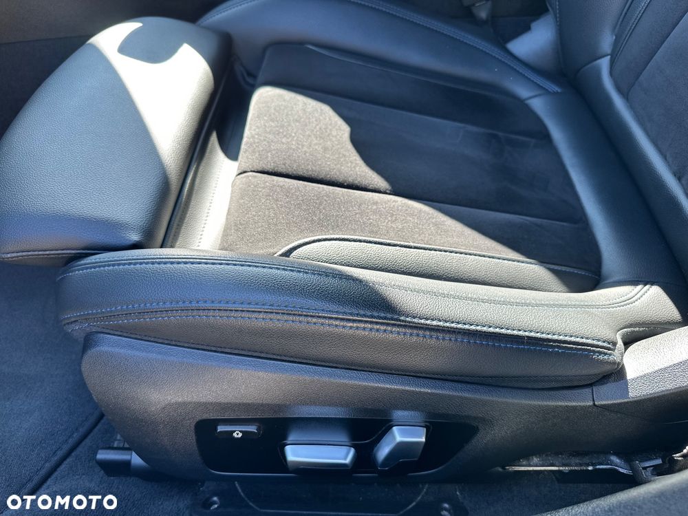 BMW Seria 3 M340d xDrive mHEV sport - 32