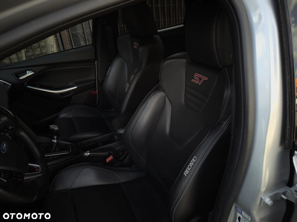 Ford Focus 2.0 TDCi ST - 16