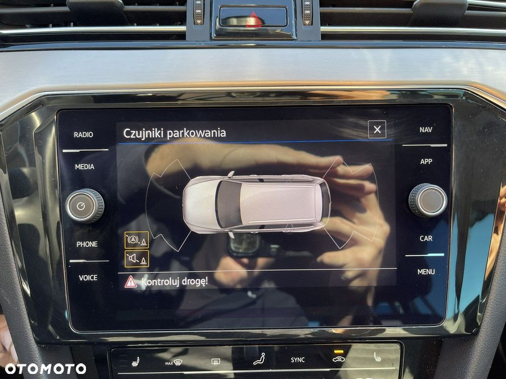 Volkswagen Passat - 11