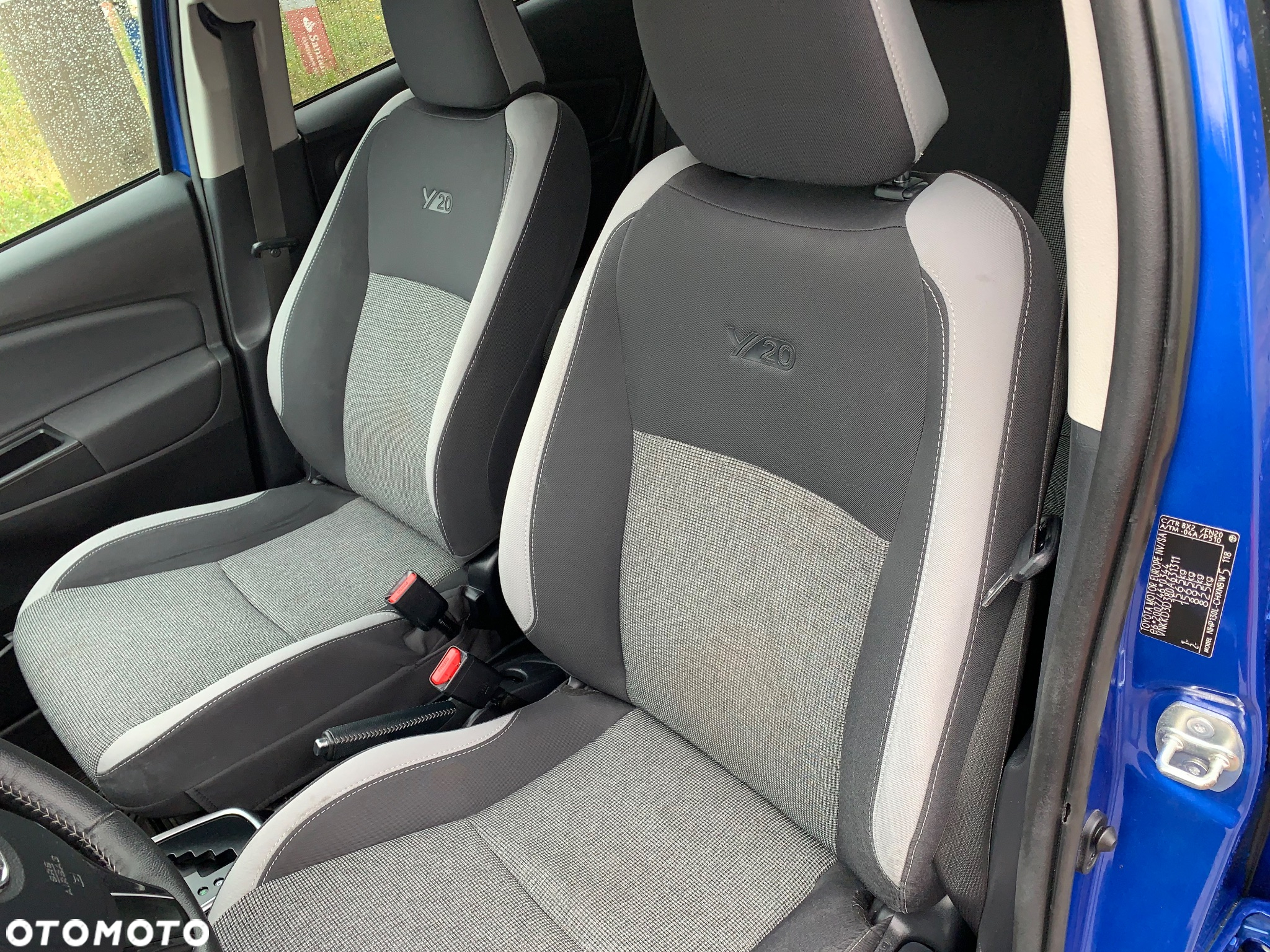 Toyota Yaris Hybrid 100 Premium - 10