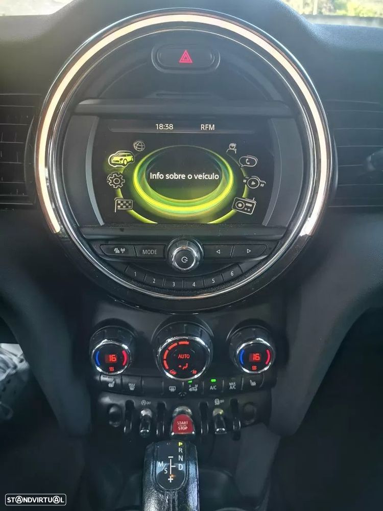 MINI 5 Portas Cooper D Auto - 24