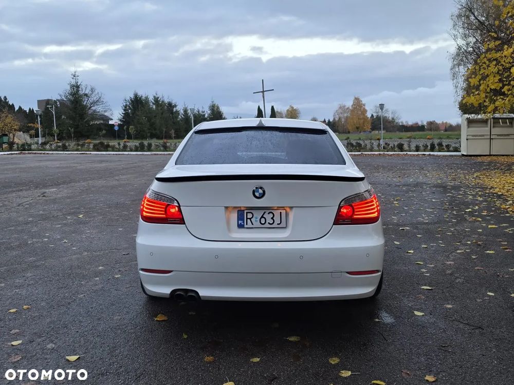 BMW Seria 5 528i xDrive - 14