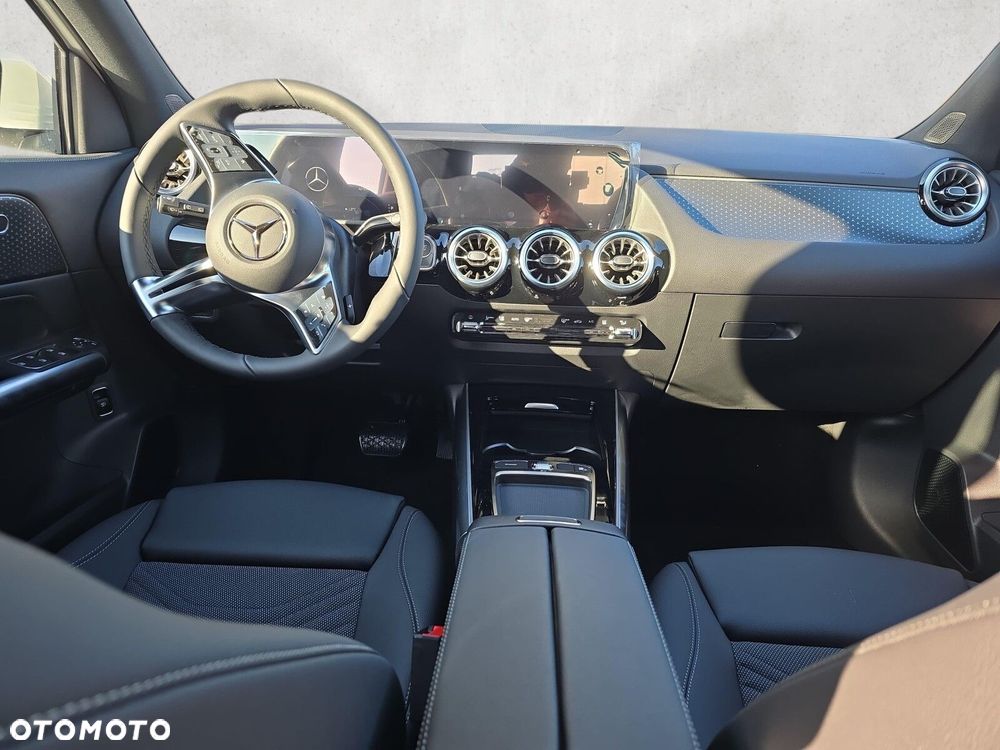 Mercedes-Benz EQA - 13