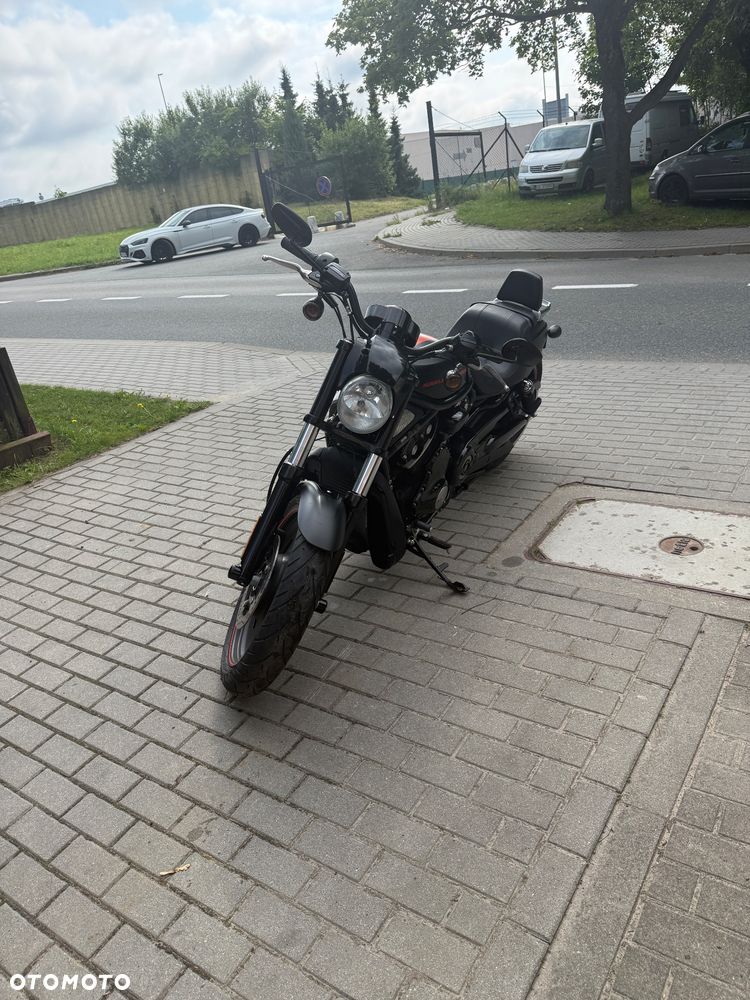 Harley-Davidson V-Rod Night Rod - 2