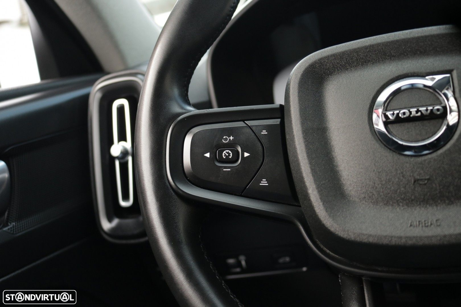 Volvo XC 40 1.5 T2 Momentum Core - 34