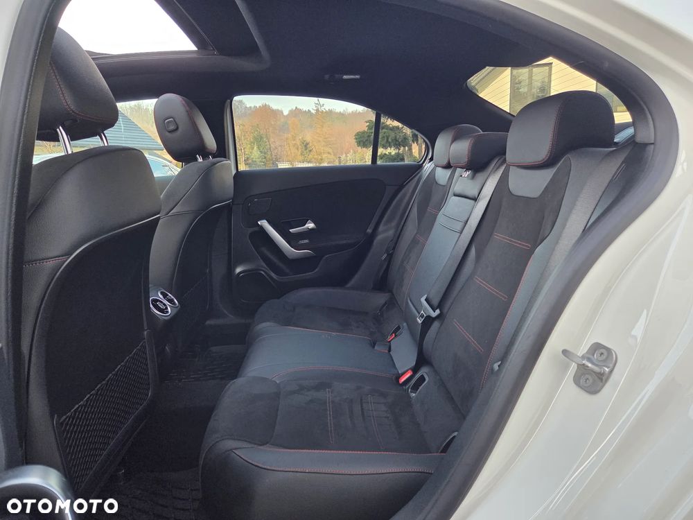 Mercedes-Benz Klasa A 220 4-Matic AMG Line 7G-DCT - 22