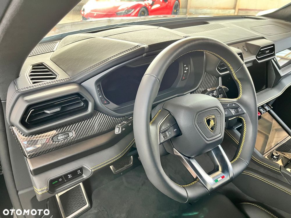 Lamborghini Urus - 11