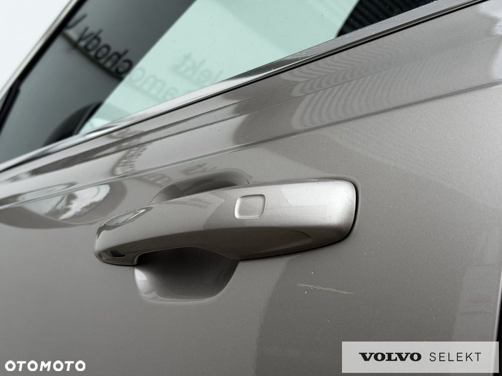 Volvo XC 90 - 9