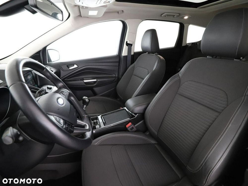 Ford Kuga 2.0 TDCi 2x4 Titanium - 14