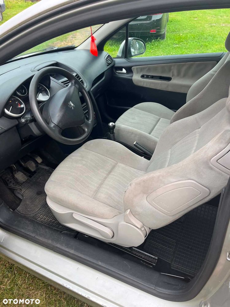Peugeot 207 - 7