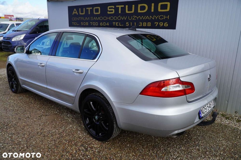 Skoda Superb 2.0 TDI DSG Exclusive - 27
