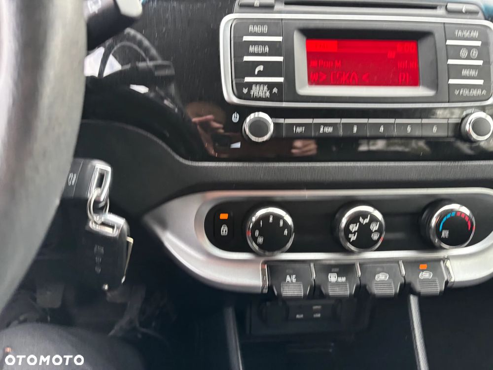 Kia Rio 1.2 Business Line - 10
