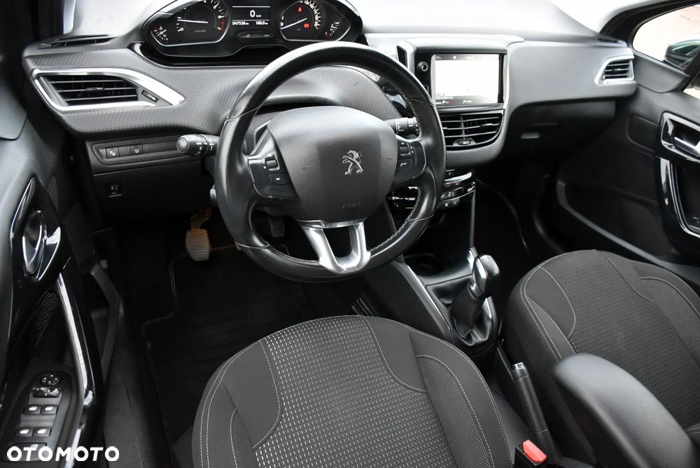 Peugeot 208 - 5