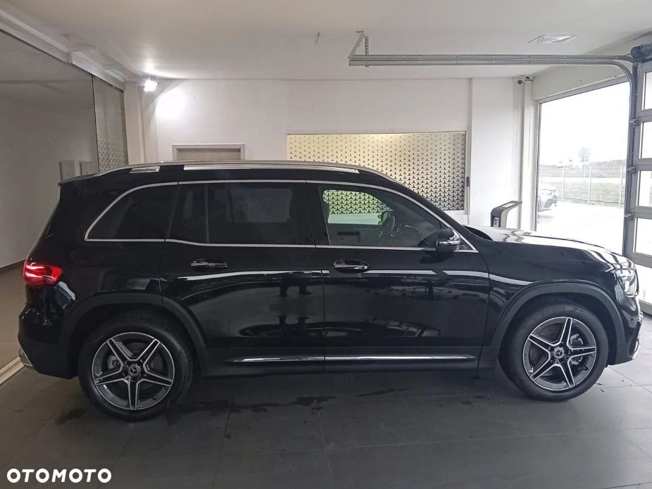 Mercedes-Benz GLB 200 AMG Line 7G-DCT - 3