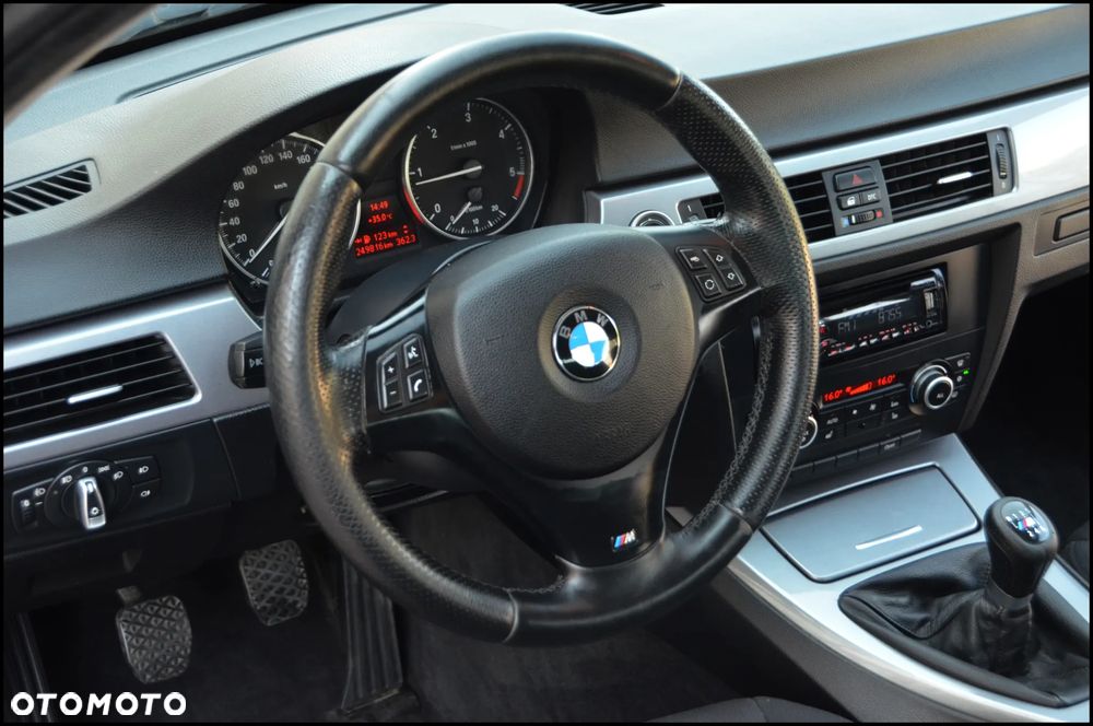 BMW Seria 3 318d - 35