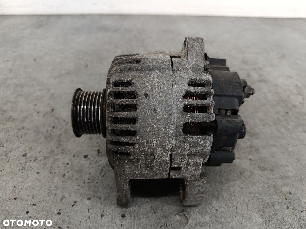 ALTERNATOR RENAULT SCENIC II 8200290215  TG11C022  BOSCH 2.0 16V - 5