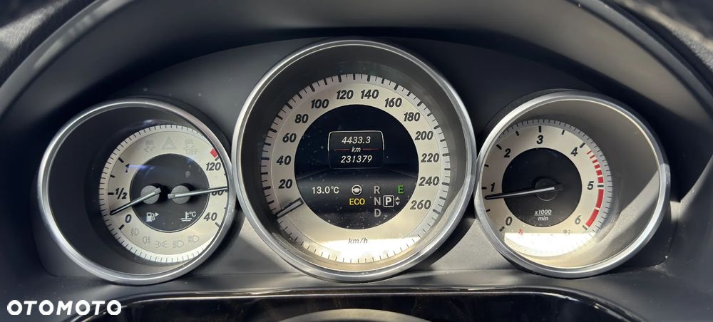 Mercedes-Benz Klasa E 250 BlueTEC 4Matic 7G-TRONIC Avantgarde - 17