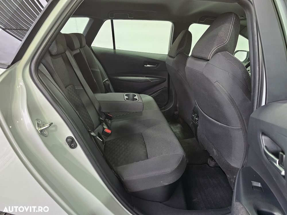 Toyota Corolla 1.8 HSD Business - 25