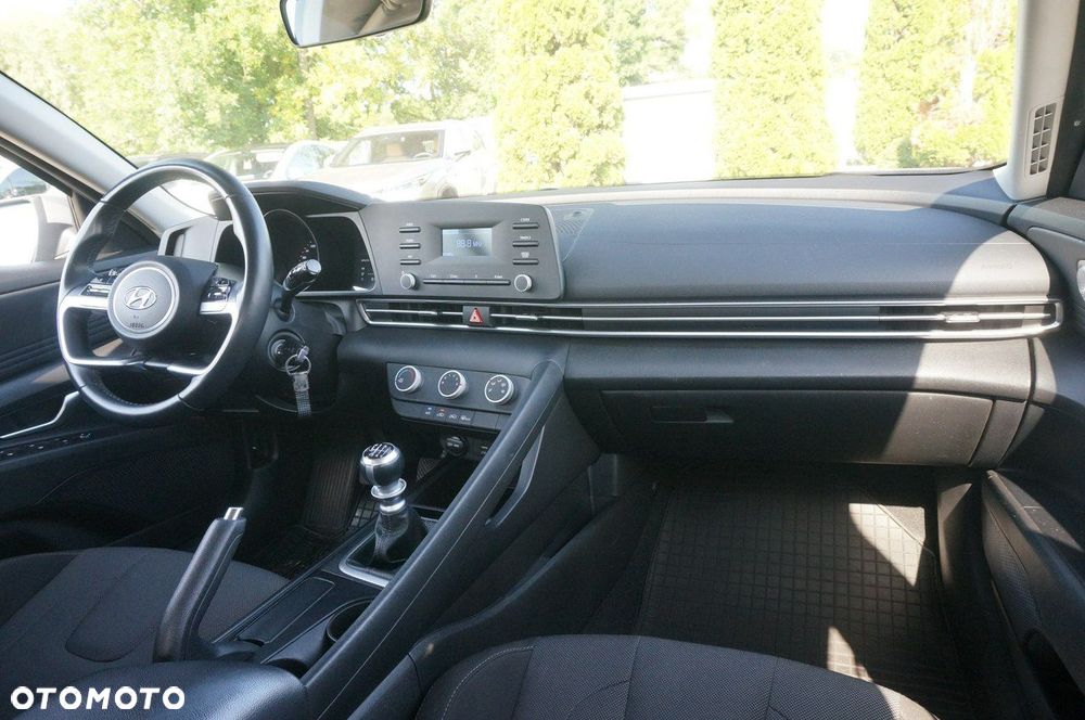 Hyundai Elantra 1.6 Modern - 17