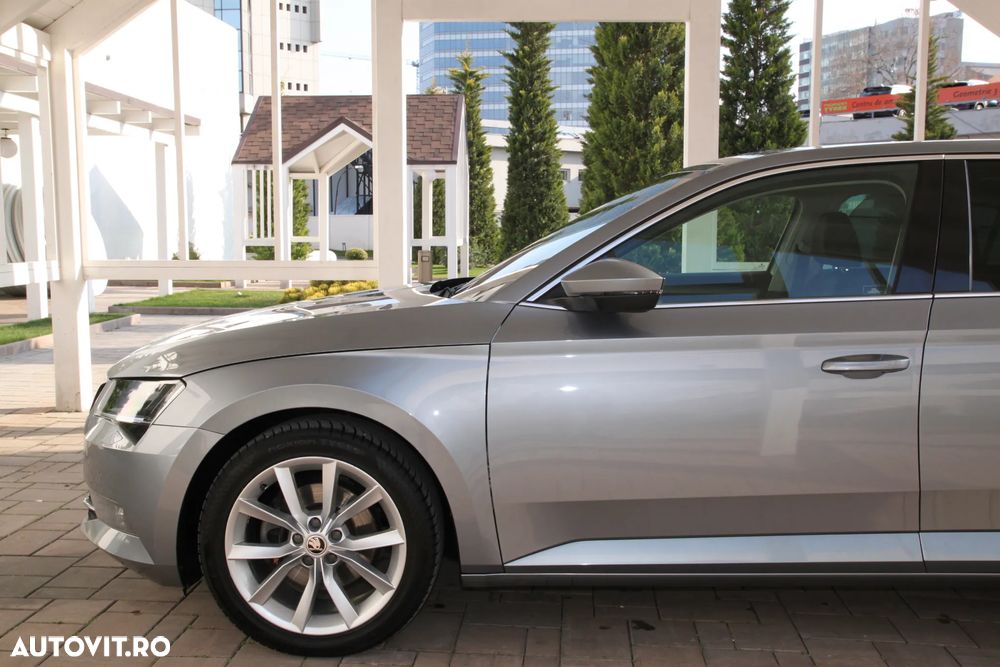 Skoda Superb 2.0 TDI DSG Sportline - 14