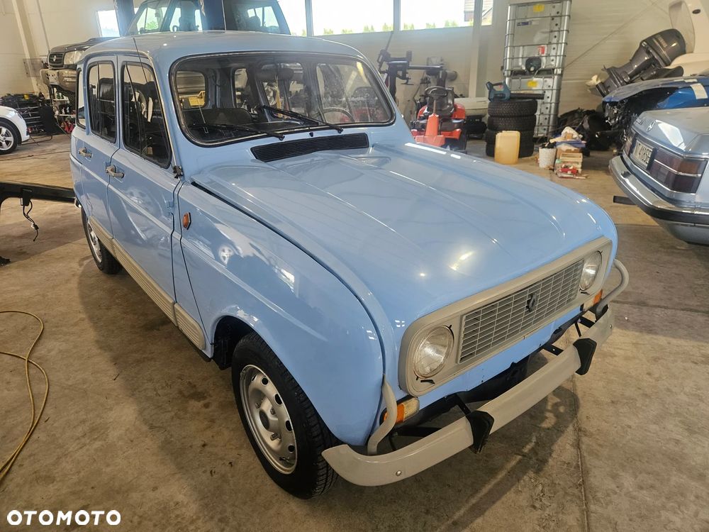 Renault 4 - 3