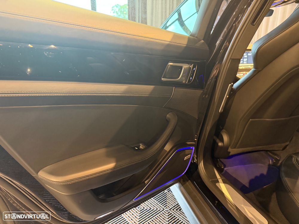 Porsche Panamera Sport Turismo 4 E-Hybrid Platinum Edition - 28