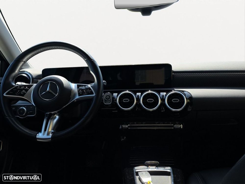 Mercedes-Benz A 250 Limousine - 13