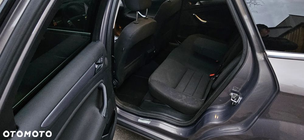 Ford Mondeo 2.0 TDCi Business Edition - 19