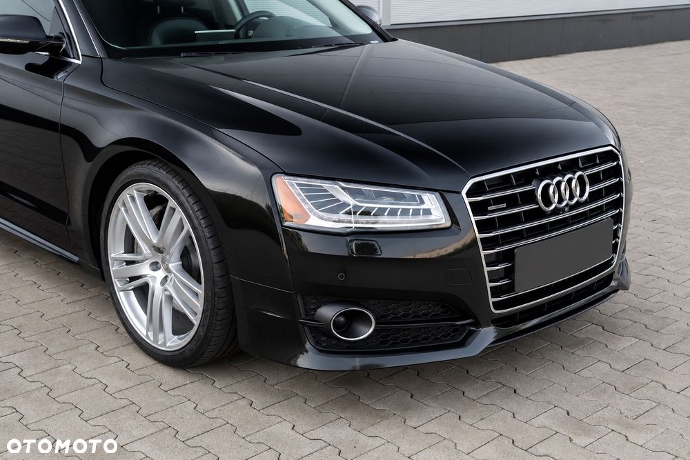 Audi A8 - 6
