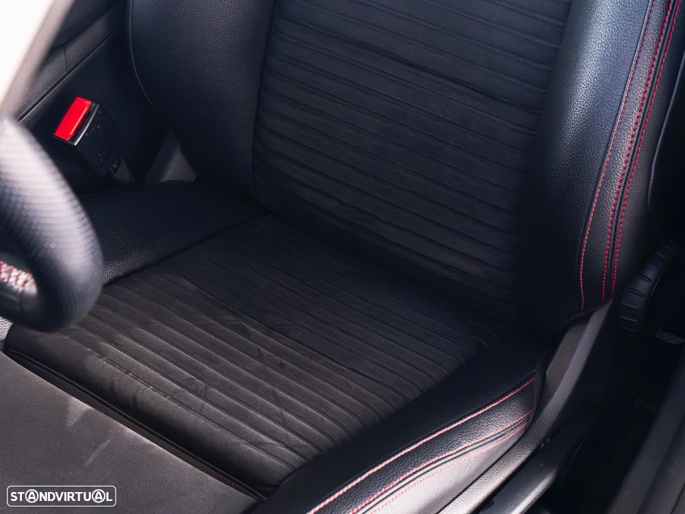 Mercedes-Benz CLA 180 d Shooting Brake AMG Line Aut. - 12