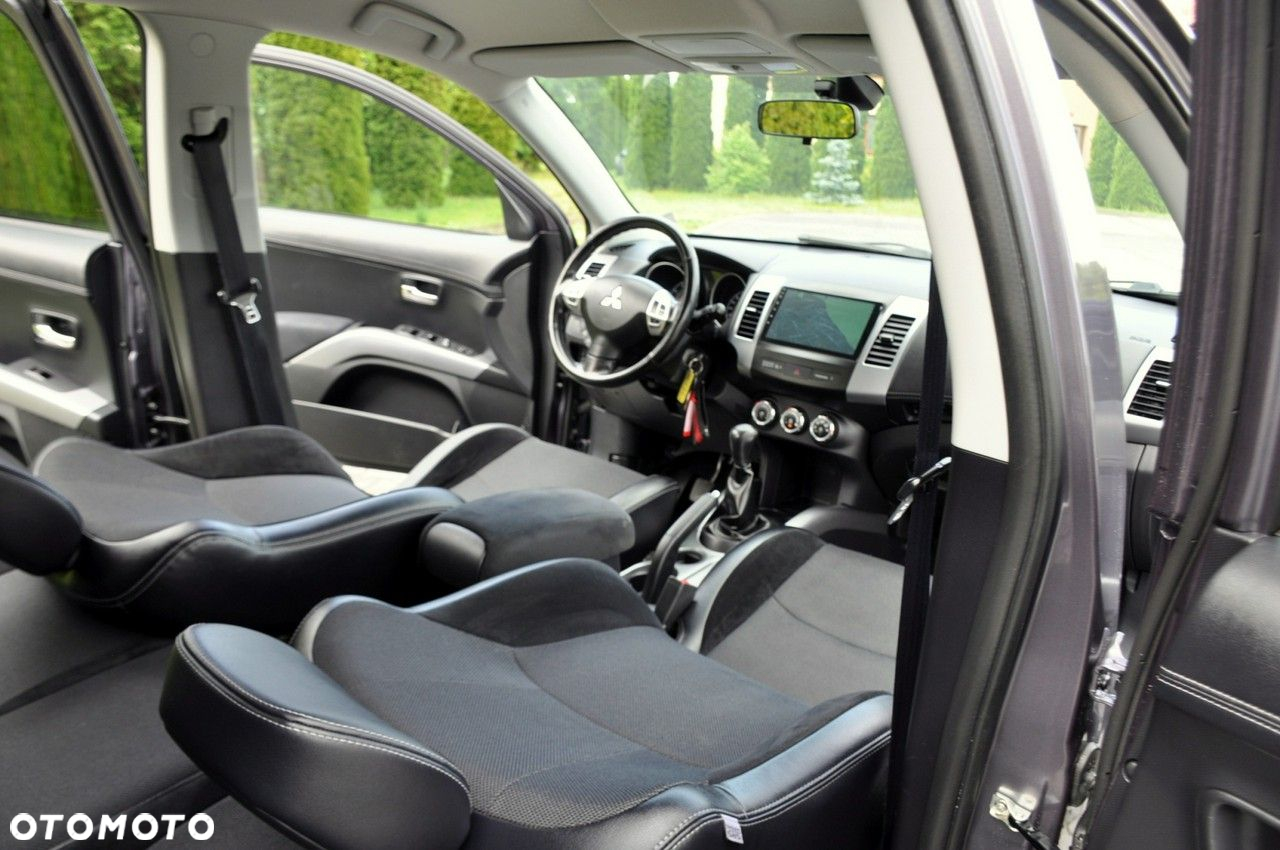 Mitsubishi Outlander - 23
