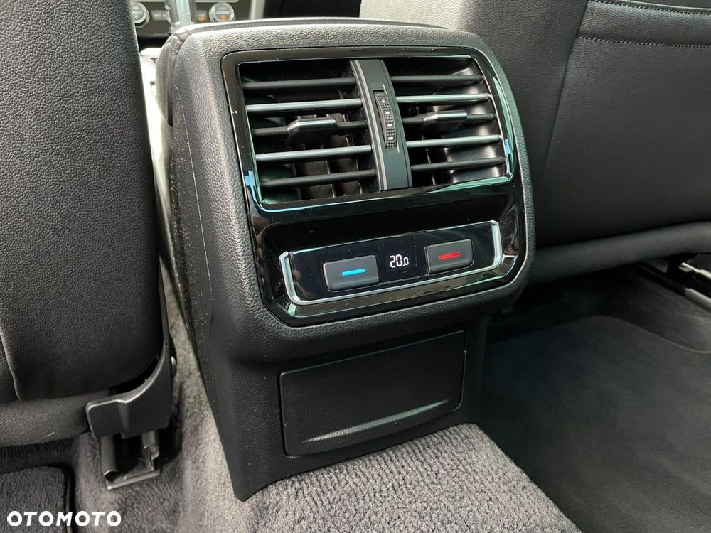 Volkswagen Passat - 14