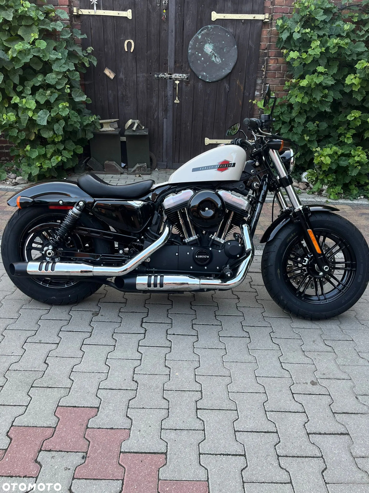 Harley-Davidson Sportster Forty-Eight - 5