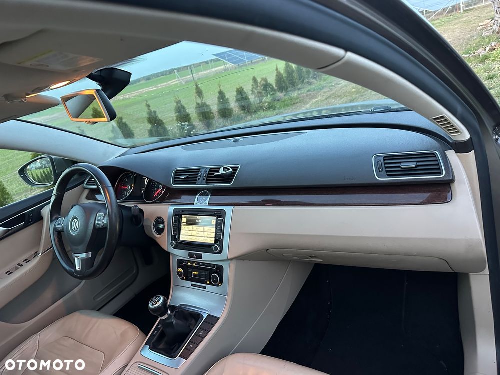 Volkswagen Passat Variant 2.0 TDI BlueMotion Technology Trendline - 18