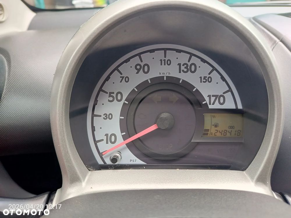 Toyota Aygo Standard - 27