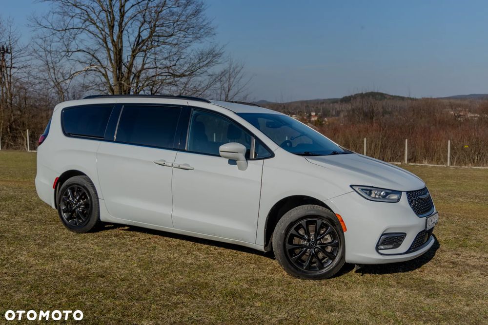 Chrysler Pacifica - 2