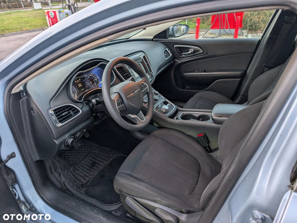 Chrysler 200 - 10