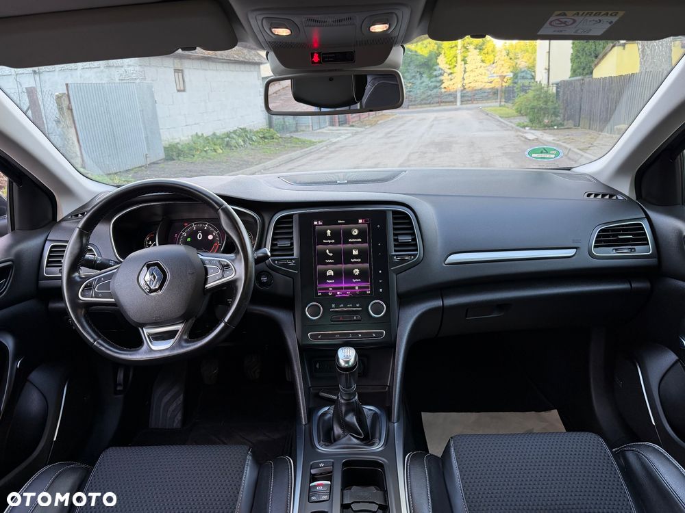 Renault Megane ENERGY TCe 160 BOSE EDITION - 21