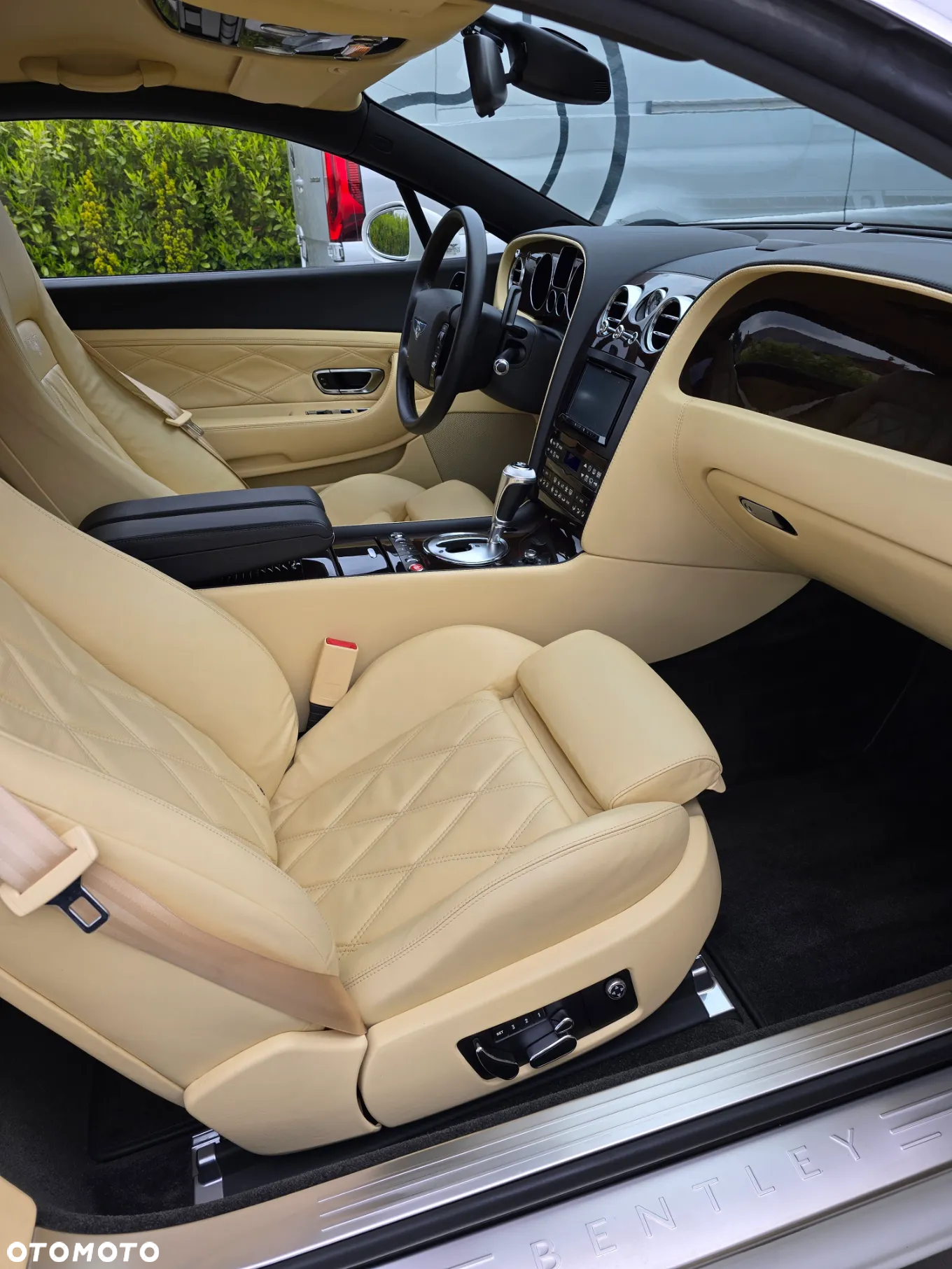 Bentley Continental GT Standard - 14