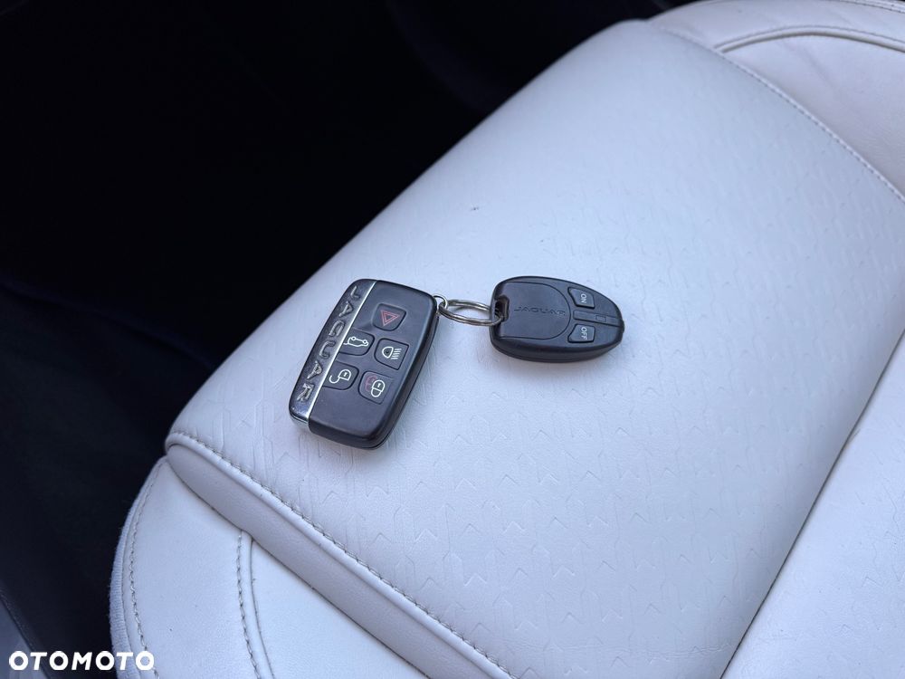 Jaguar F-Pace 3.0 V6 AWD S - 33