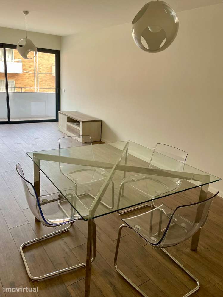 Apartamento T2 com varanda e garagem em Guimarães - Grande imagem: 4/12