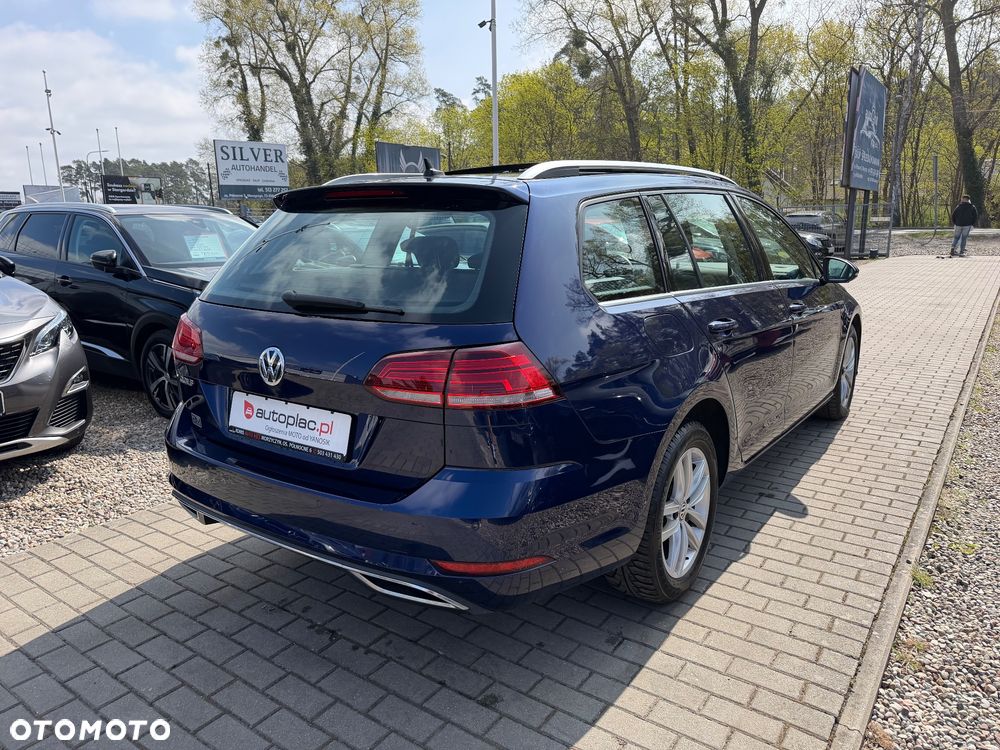 Volkswagen Golf - 6