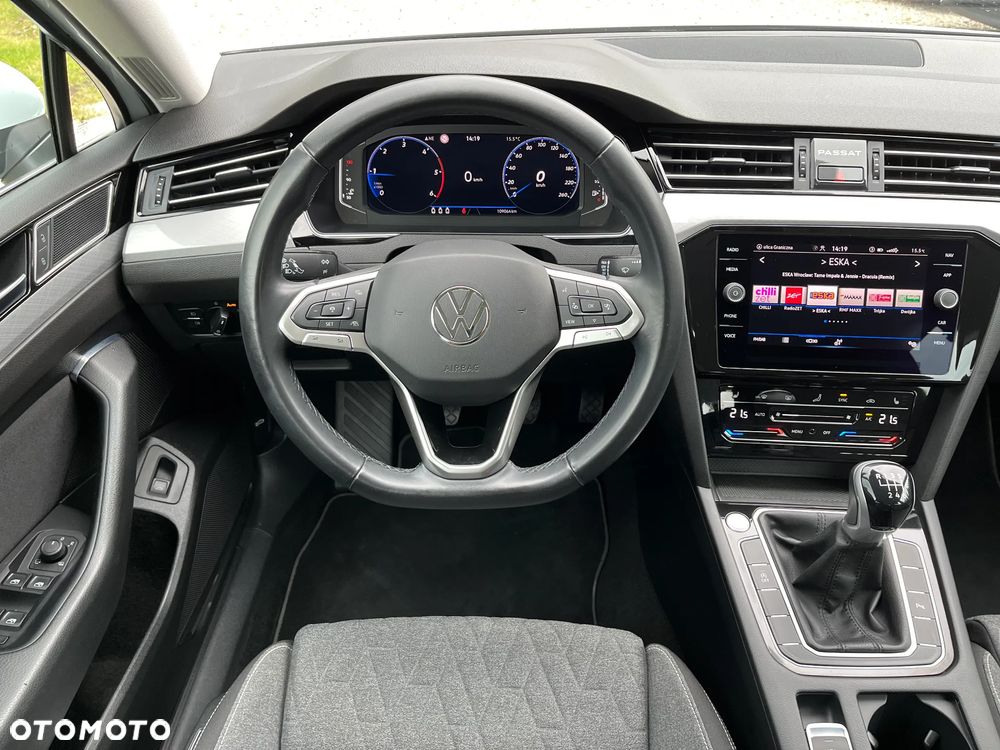 Volkswagen Passat Variant 2.0 TDI EVO Business - 9