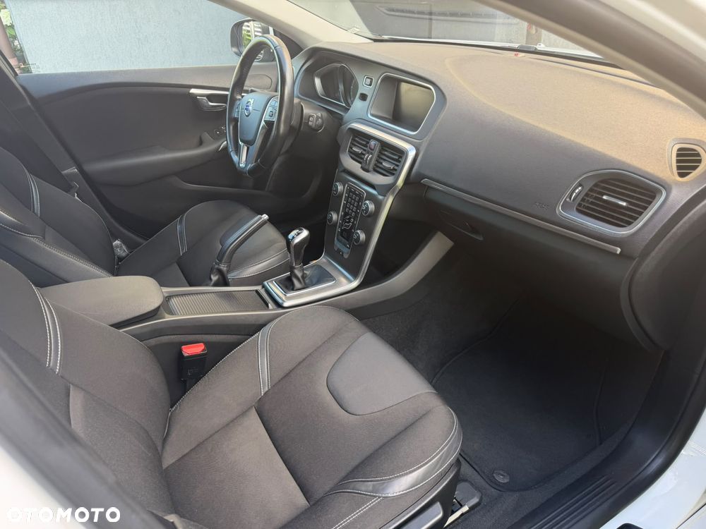 Volvo V40 D2 - 12