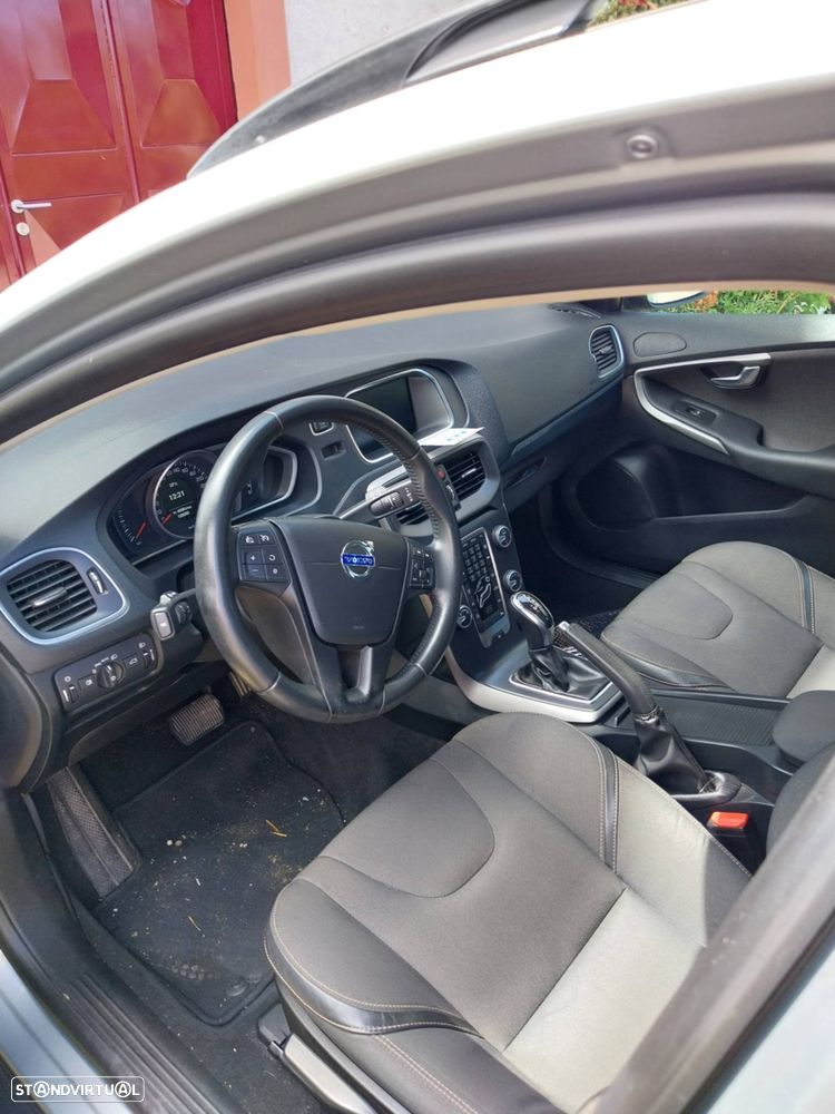 Volvo V40 2.0 D2 Momentum Geartronic - 7