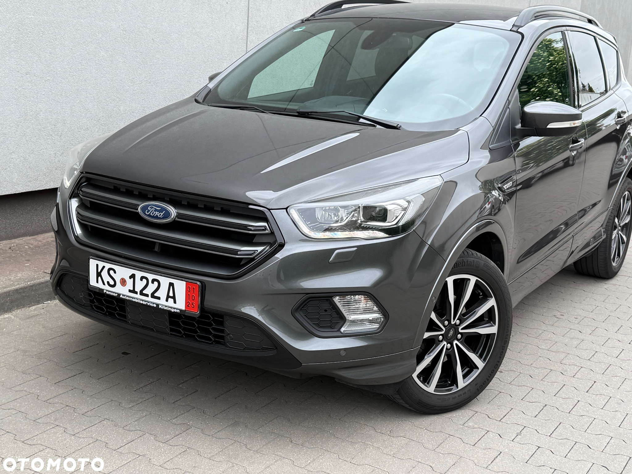 Ford Kuga - 2