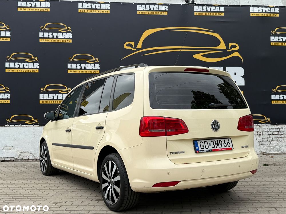 Volkswagen Touran 2.0 TDI DPF BlueMotion Technology DSG Comfortline - 4