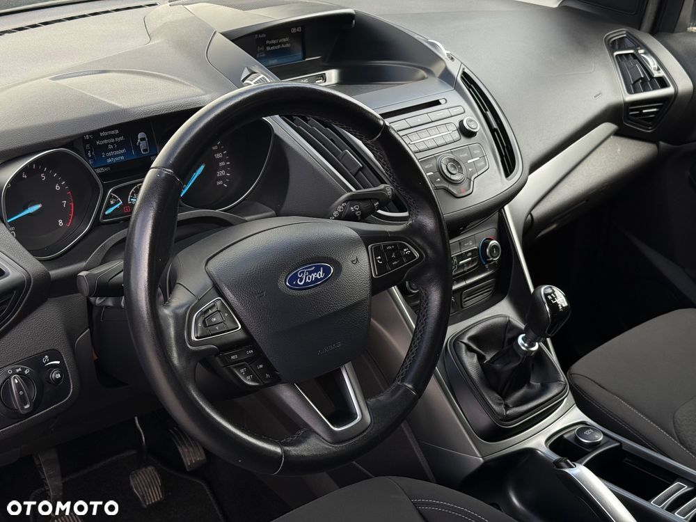 Ford Kuga 1.5 EcoBoost 2x4 Trend - 13