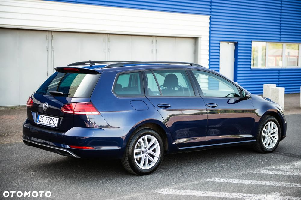 Volkswagen Golf - 6