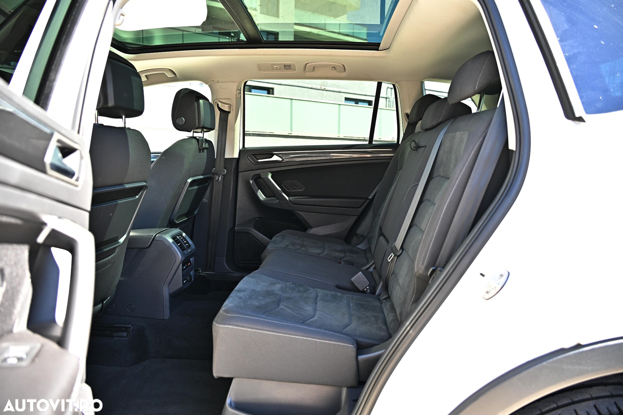 Volkswagen Tiguan Allspace 2.0 TDI 4Mot DSG R-Line - 27